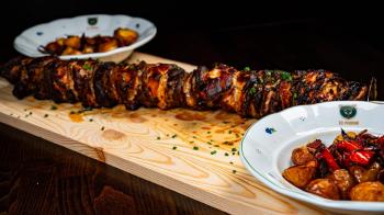 Živáňská jehla (2 kg), pečené brambory s cibulí a čabajkou_.jpg